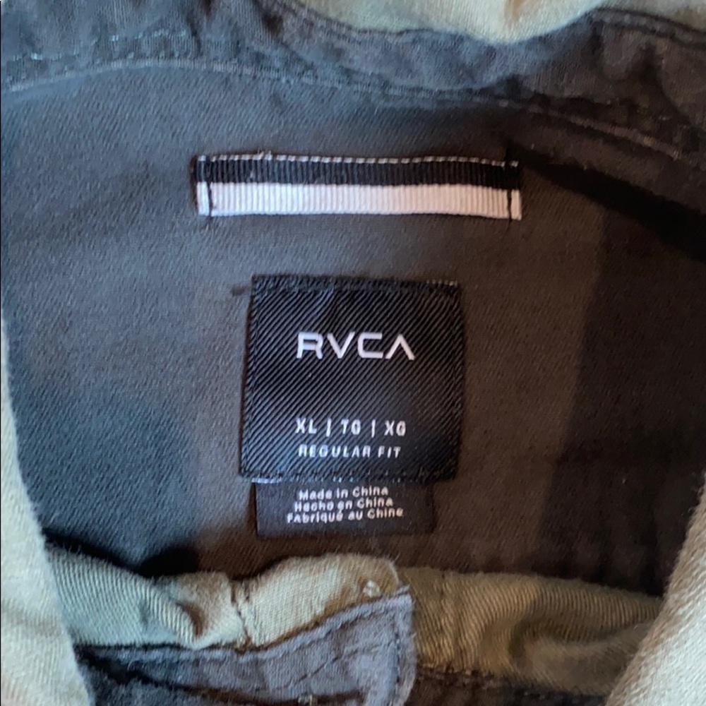 Rvca button down - Picture 3 of 3
